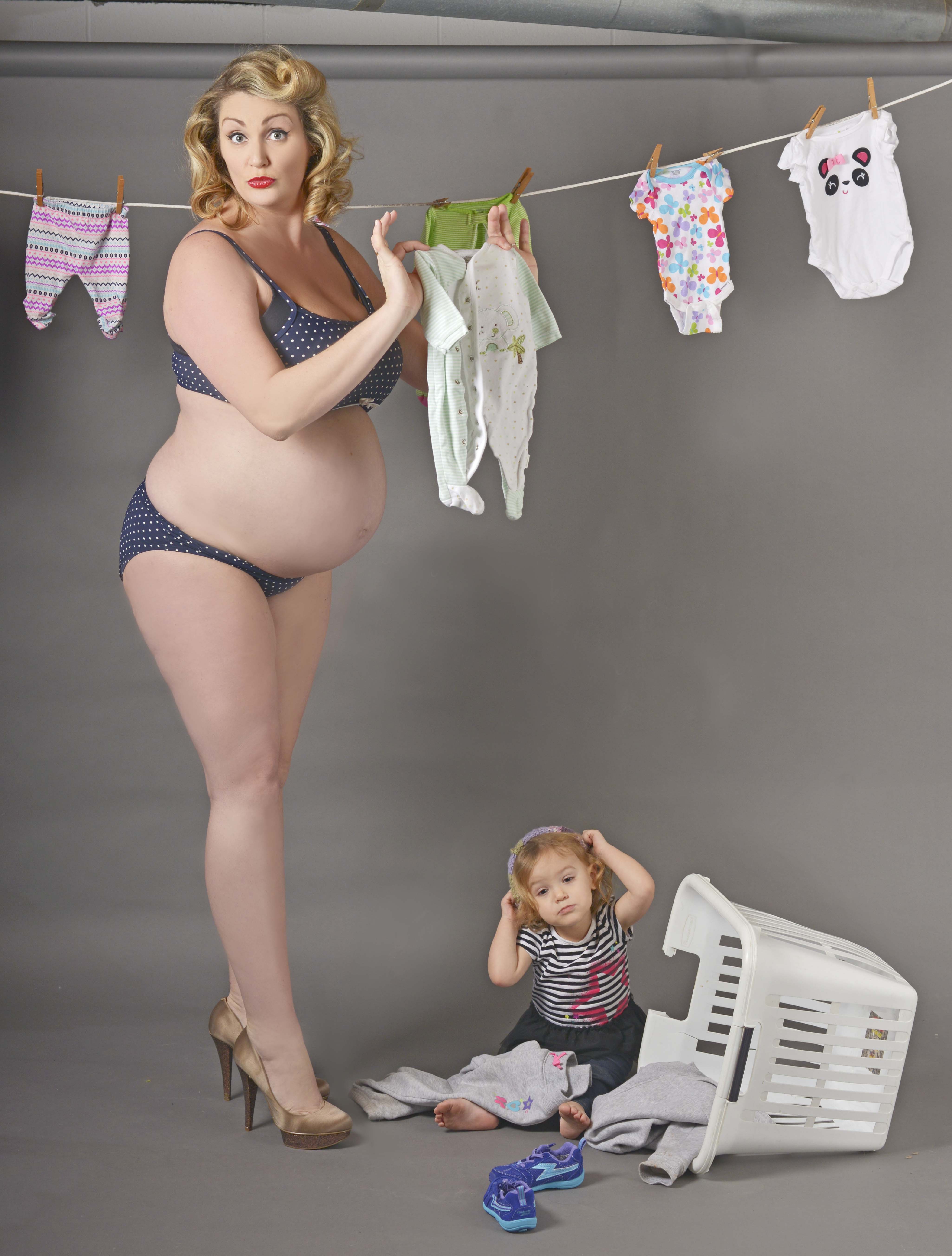 pin up maternity photography