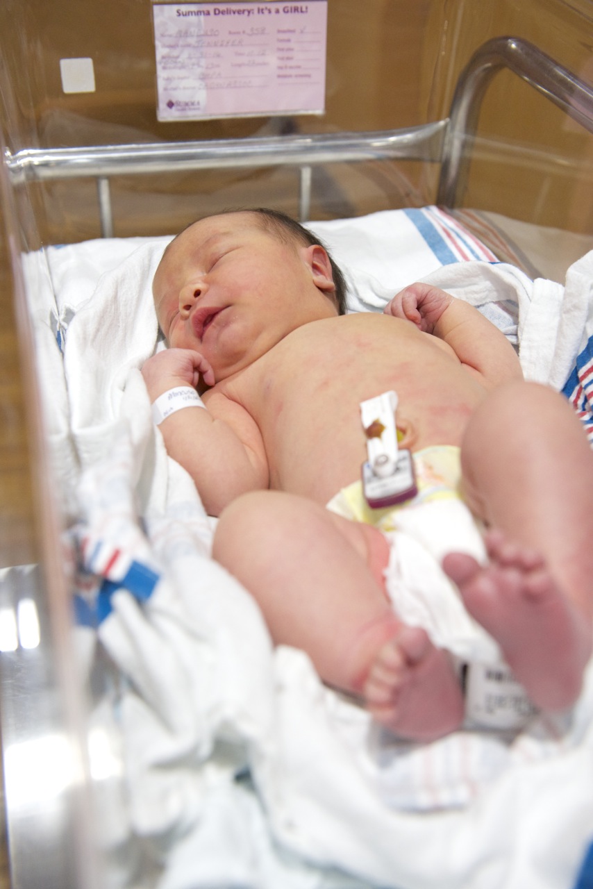 newborn hospital photo, akron ohio