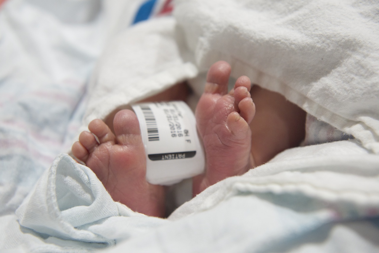 newborn hospital photo, akron ohio