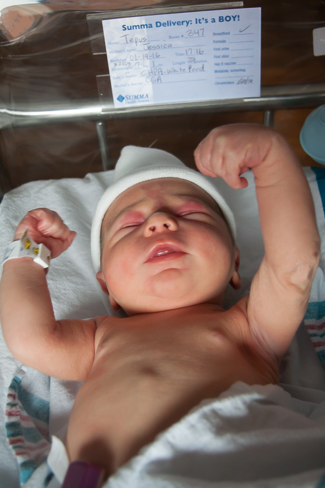 newborn hospital photo