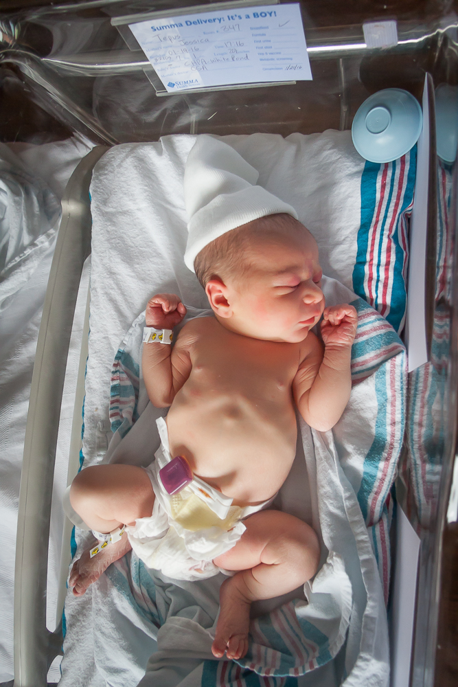 newborn hospital photo